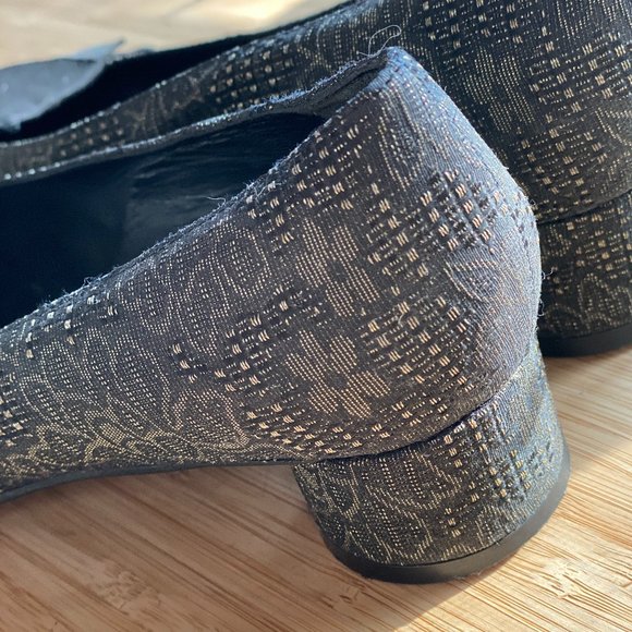 Vintage Robert Clergerie brocade pumps, size 6 - Picture 5 of 10